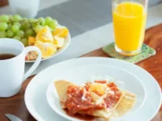 Cómo desayunar de forma saludable sin saltarse esta comida Cómo desayunar saludablemente
